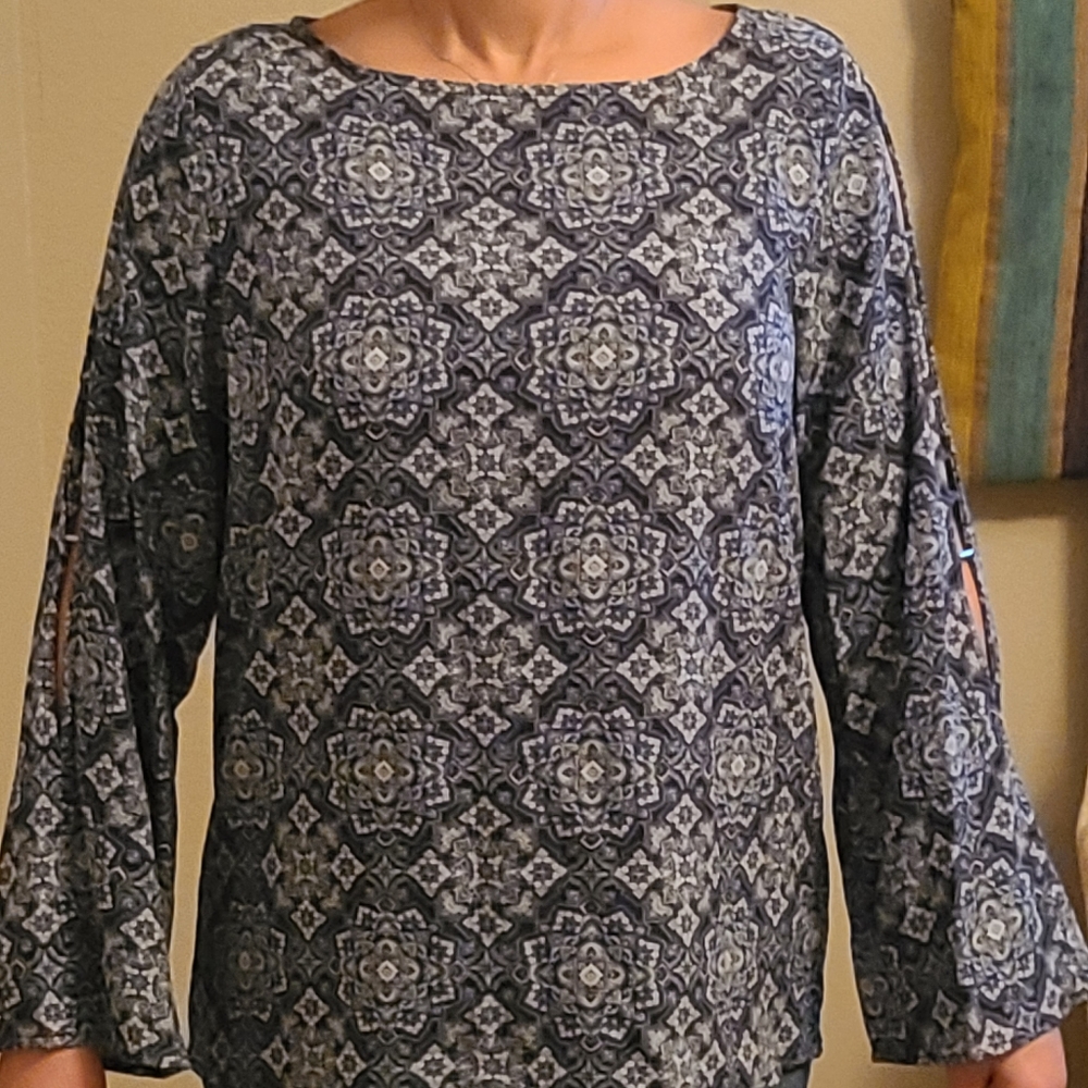 Blue printed top